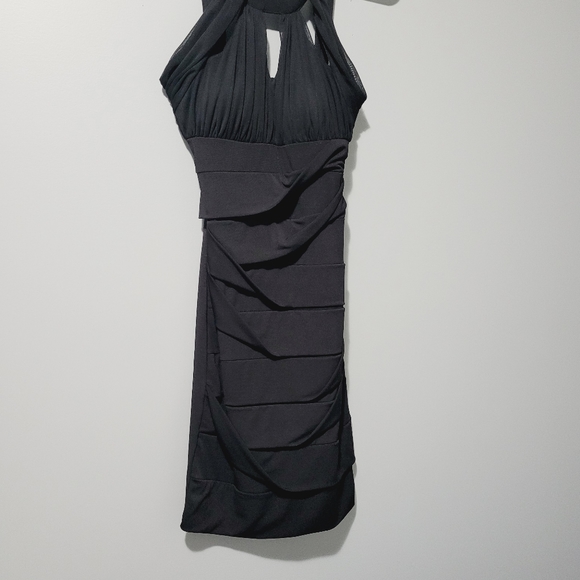 Dressess, above knee - Picture 3 of 11